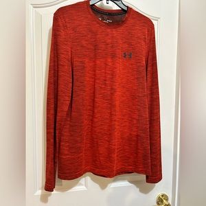Men’s Under Armor dark red fitted shirt, Sz Large